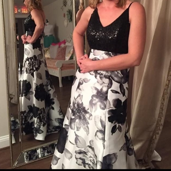 Marina Sequin and Printed Mermaid Gown - Picture 5 of 8